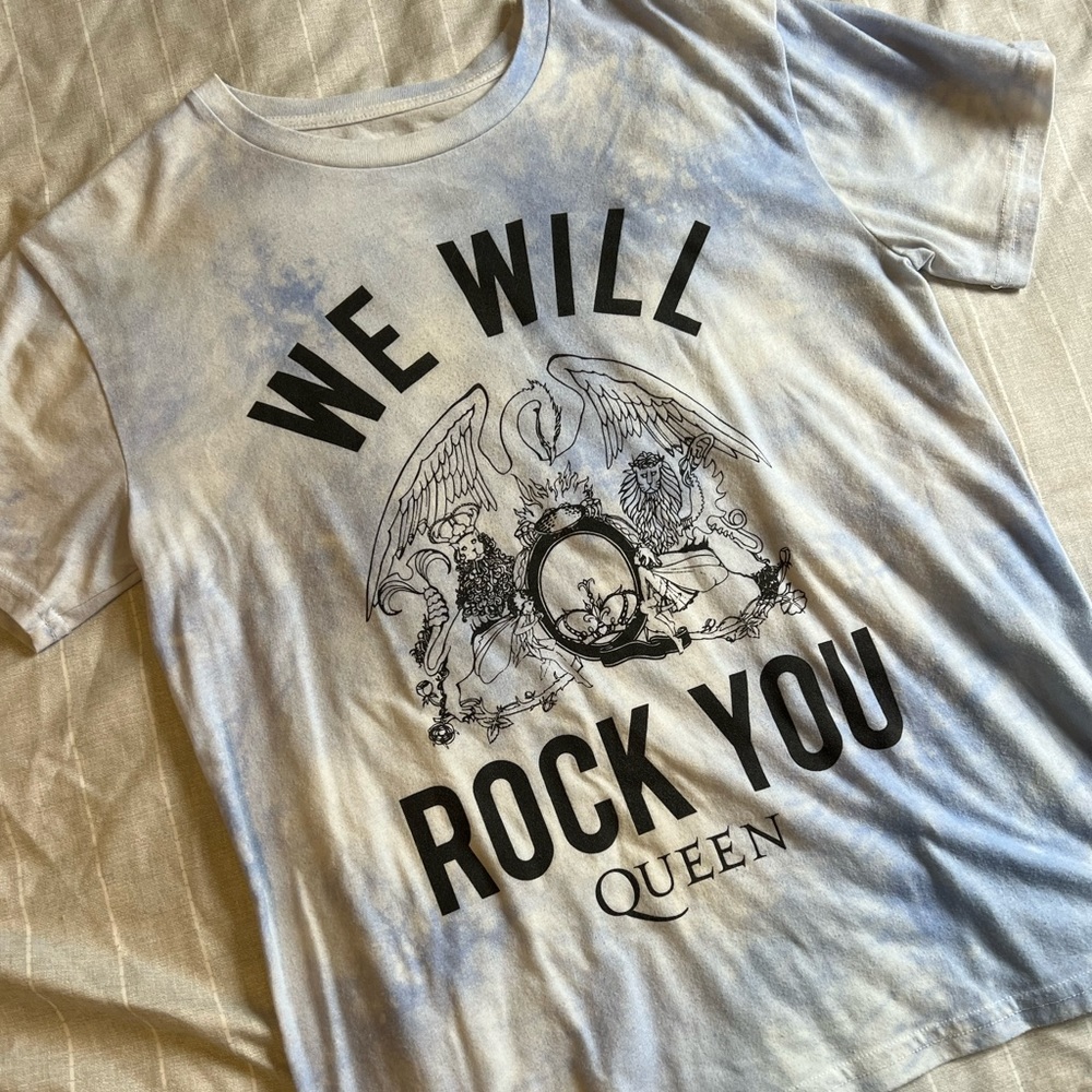 Graphic Queen tee